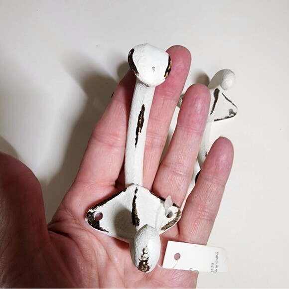 4 Piece Antique Hooks - Picture 5 of 5